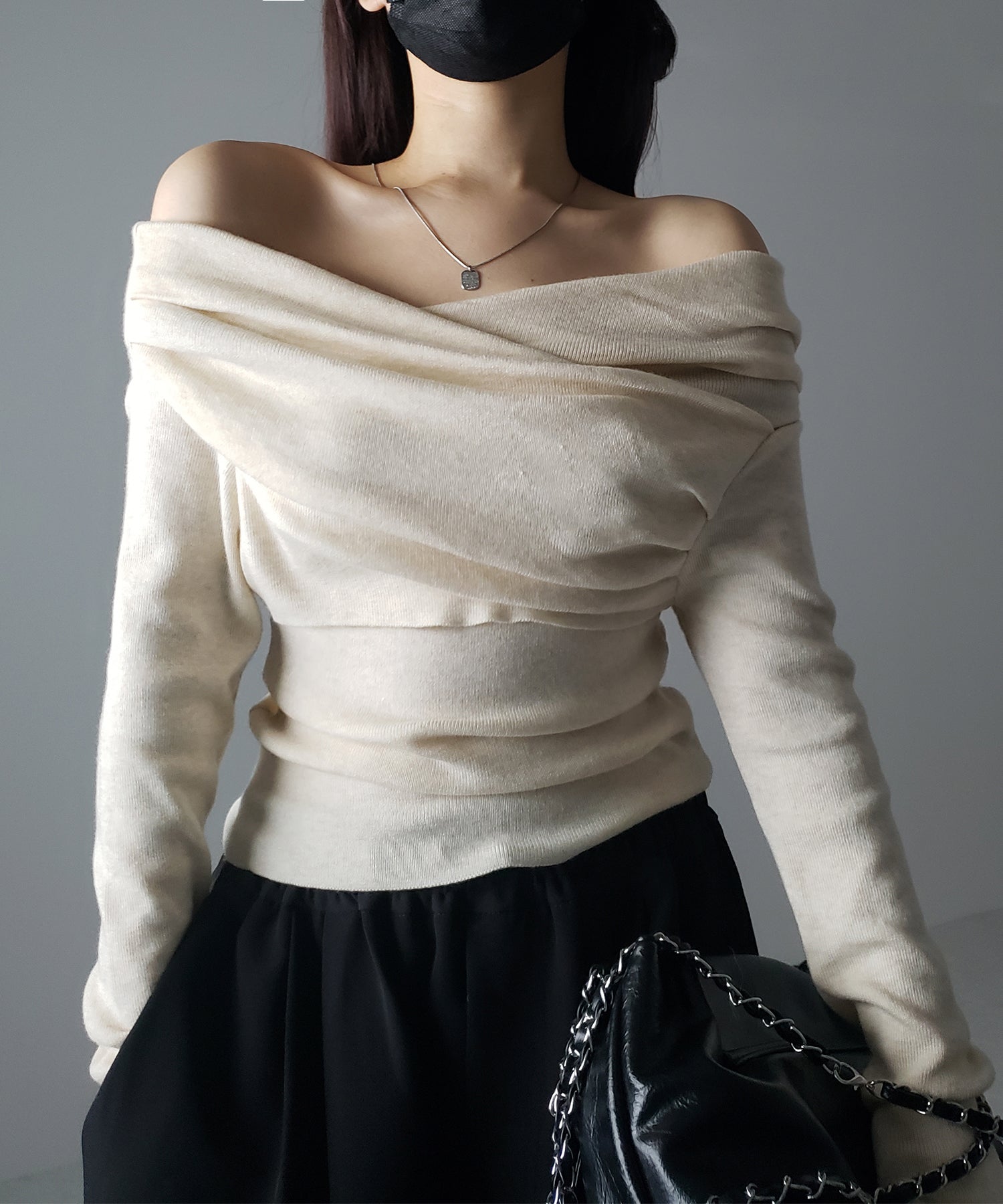 タックデザインドレープオフショルダーリブニット