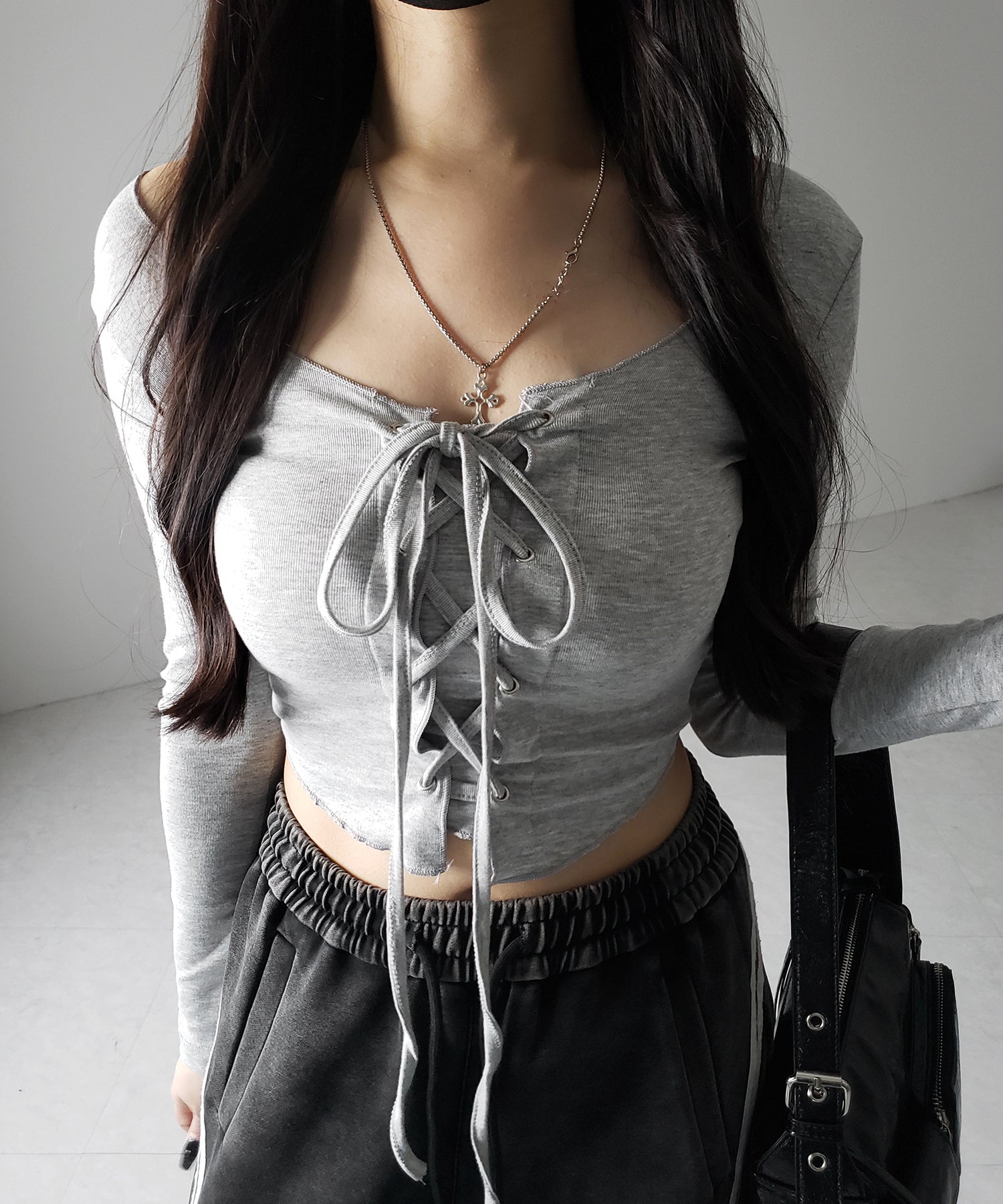 【 3color 】レースアップフロントリボンショートスリムトップス / lace up front ribbon short slim tops