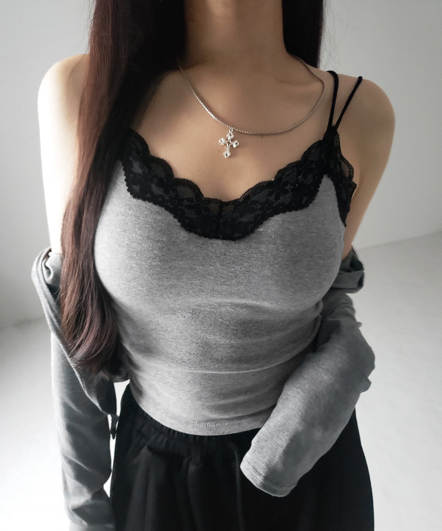 【 新色ピンク追加!カップ付き 】配色レースクロップドリブキャミソール / bicolor lace cropped rib camisole