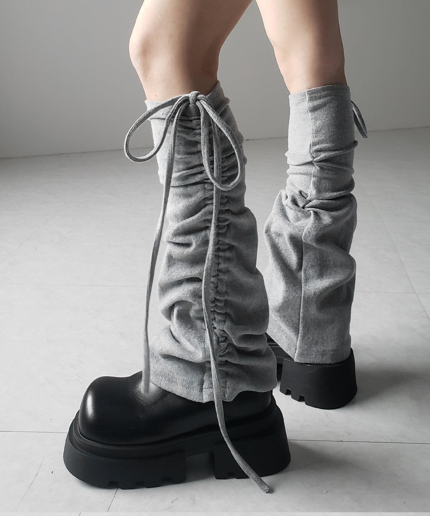 【 2color 】ストラップリボンサイドシャーリングレッグカバー / strap ribbon side shirring leg cover