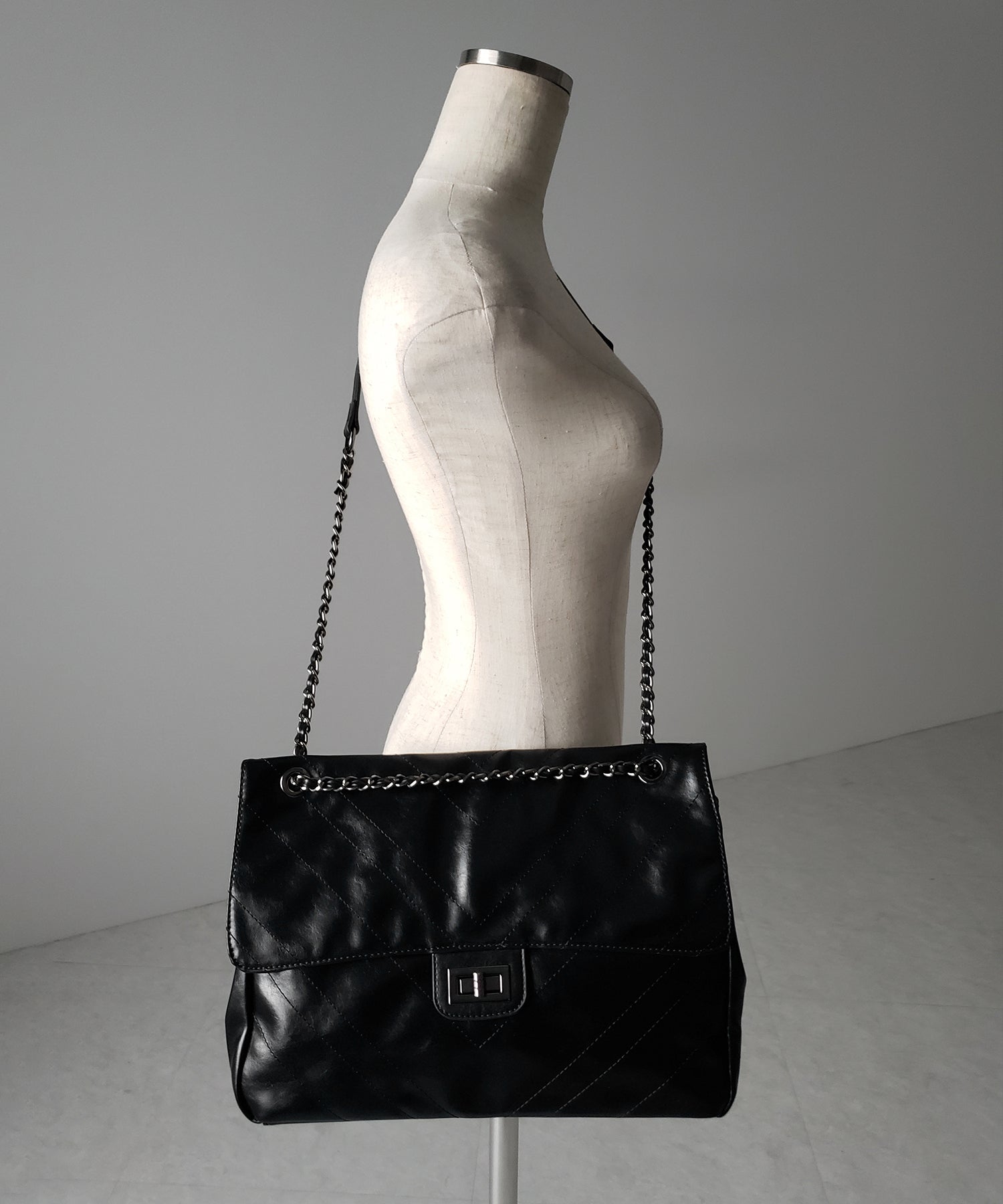 2WAY チェーンフェイクレザーフラップショルダーバッグ / 2WAY chain fake leather flap shoulder bag