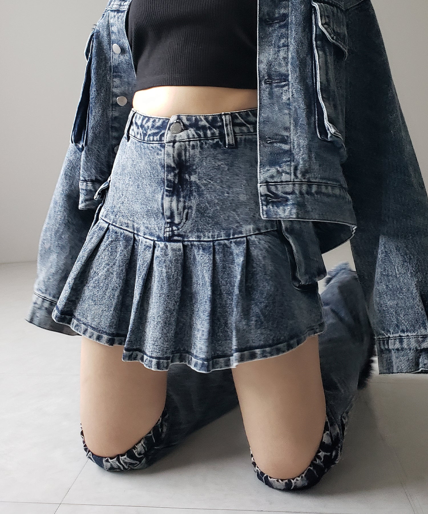 【 セットアップ着用可能 】ヴィンテージケミカルブリーチプリーツデニムミニスカート / vintage bleached pleated denim mini skirt