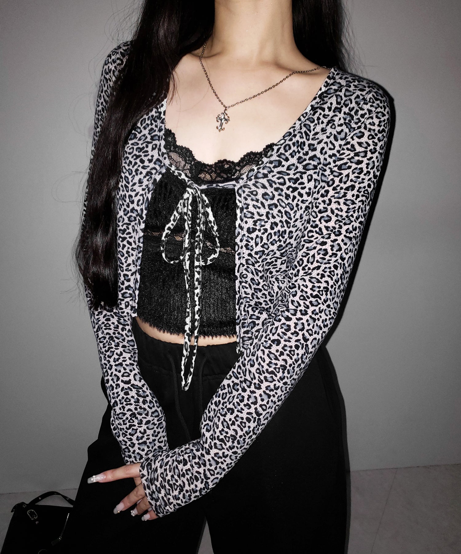 レオパードフロントリボンショートカーディガン / Leopard front ribbon short cardigan