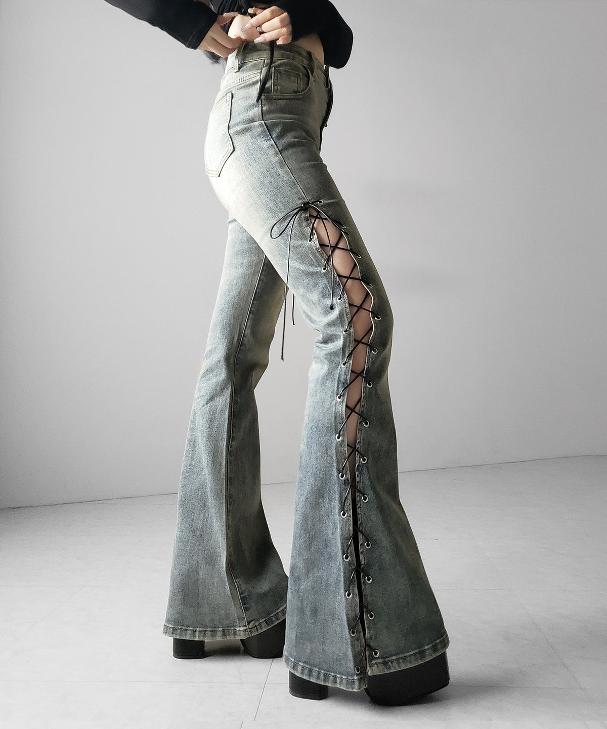 レースアップカットアウトストレッチフレアデニム / lace up cutout stretch flare denim