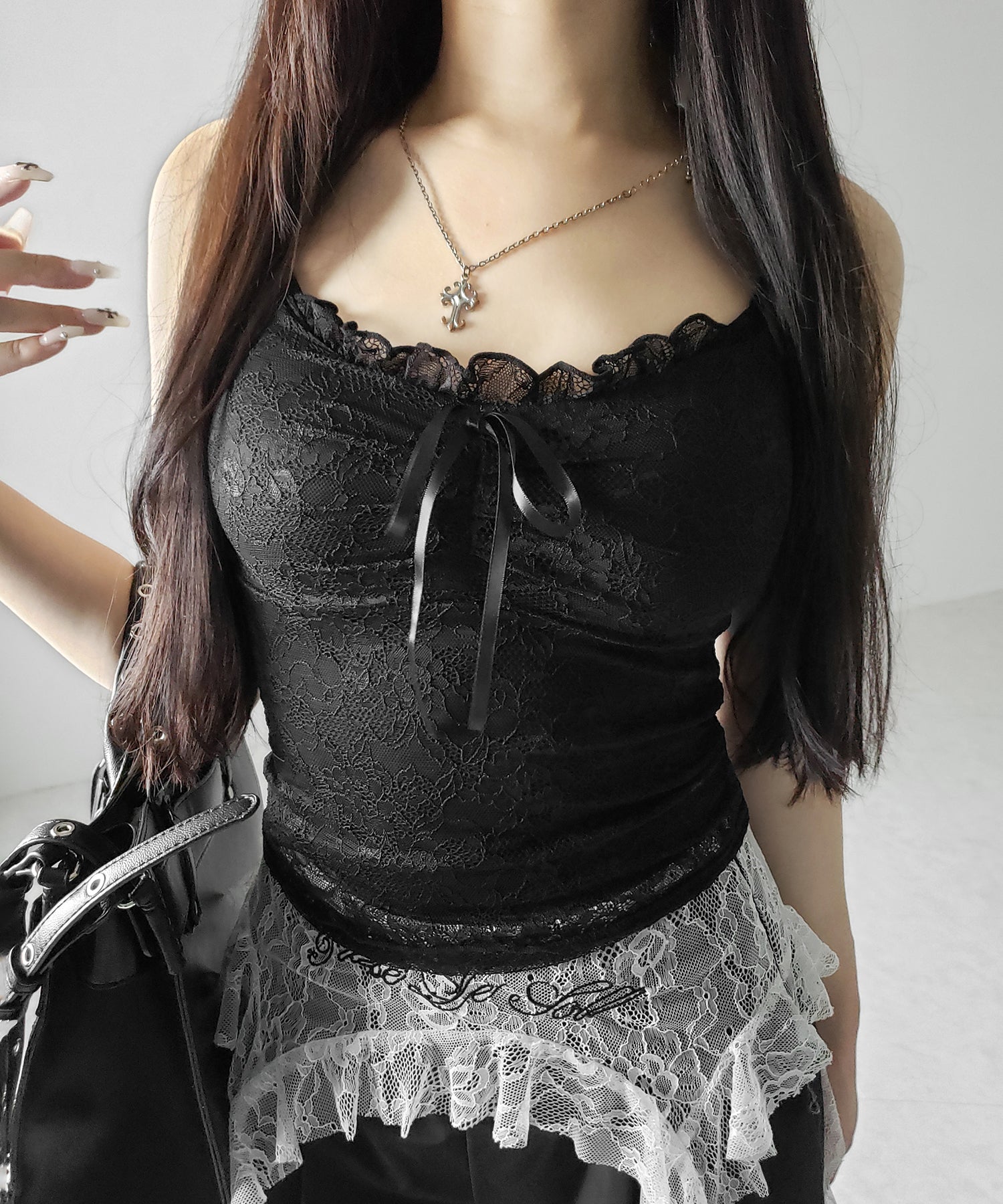 【 2color 】フロントリボンレースレイヤードキャミソール / front ribbon lace layered camisole