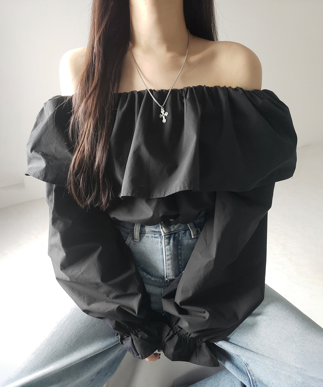 オフショルダーフリルショートブラウス /off shoulder frill short blouse