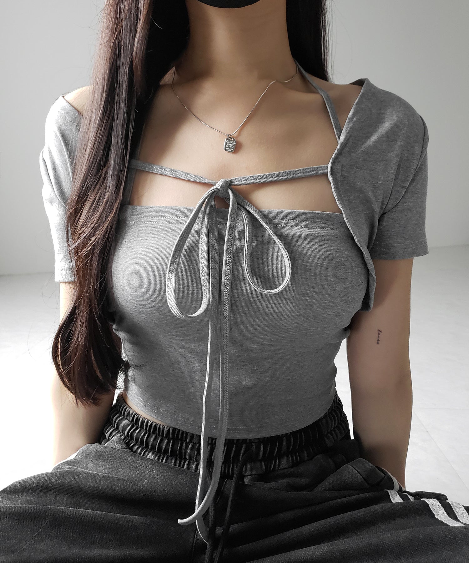 【 2点セット 】フロントリボンショートカーディガン+ ホルターキャミソール SET / front ribbon short cardigan + halter camisole SET