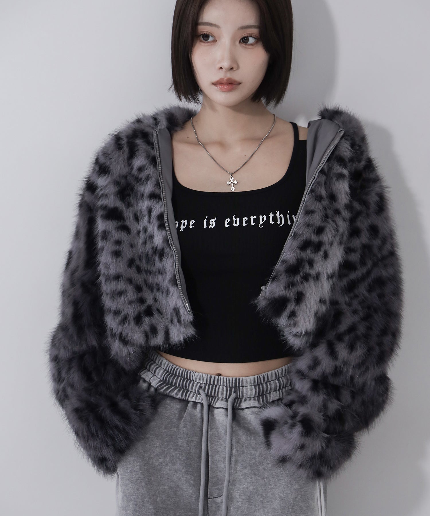 レオパードフェイクファーフーディショートコート / reopard fakefur hoodie short coat