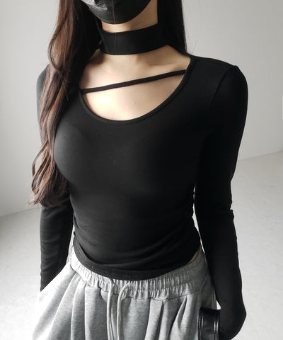 【 裏起毛 】チョーカーナナメストラップシャーリングトップス / choker naname strap shirring tops
