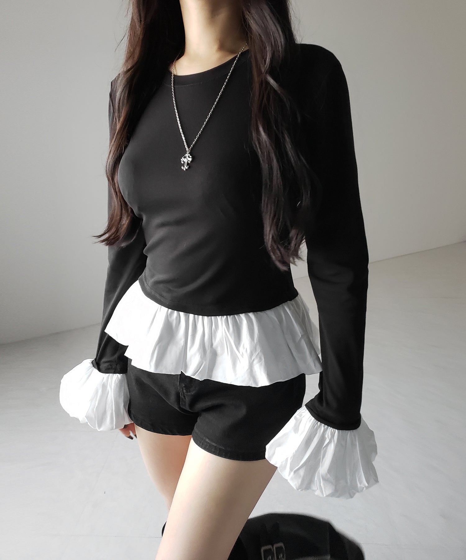 【 2color 】裾バルーンフリルカットソートップス / hem balloon frill cutsew tops