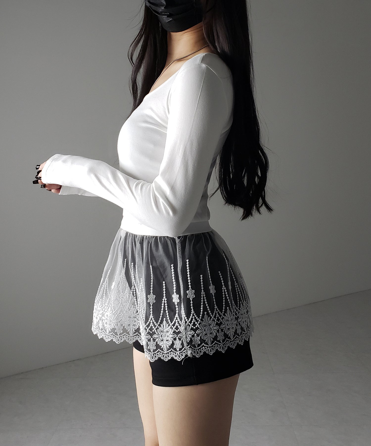 【 2color 】裾レースフリルレイヤード長袖トップス / hem lace frill layered long sleeve tops