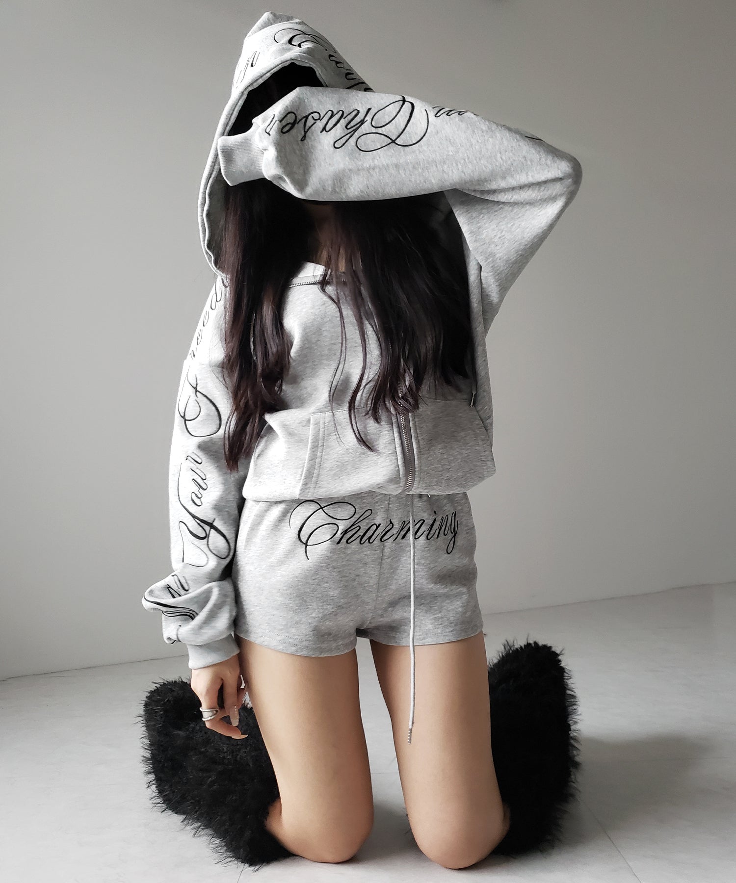 【 セットアップ 】レタリングロゴ刺繍ジップアップパーカー&ショートパンツ / lettering logo embroidery zip-up hoodie & short pants SETUP