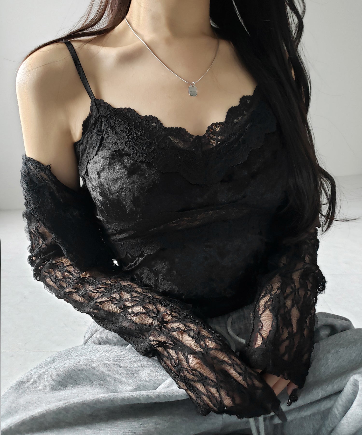 【 カップ付き 】ダブルレースベロアショートビスチェキャミソール / double lace velor short bustier camisole