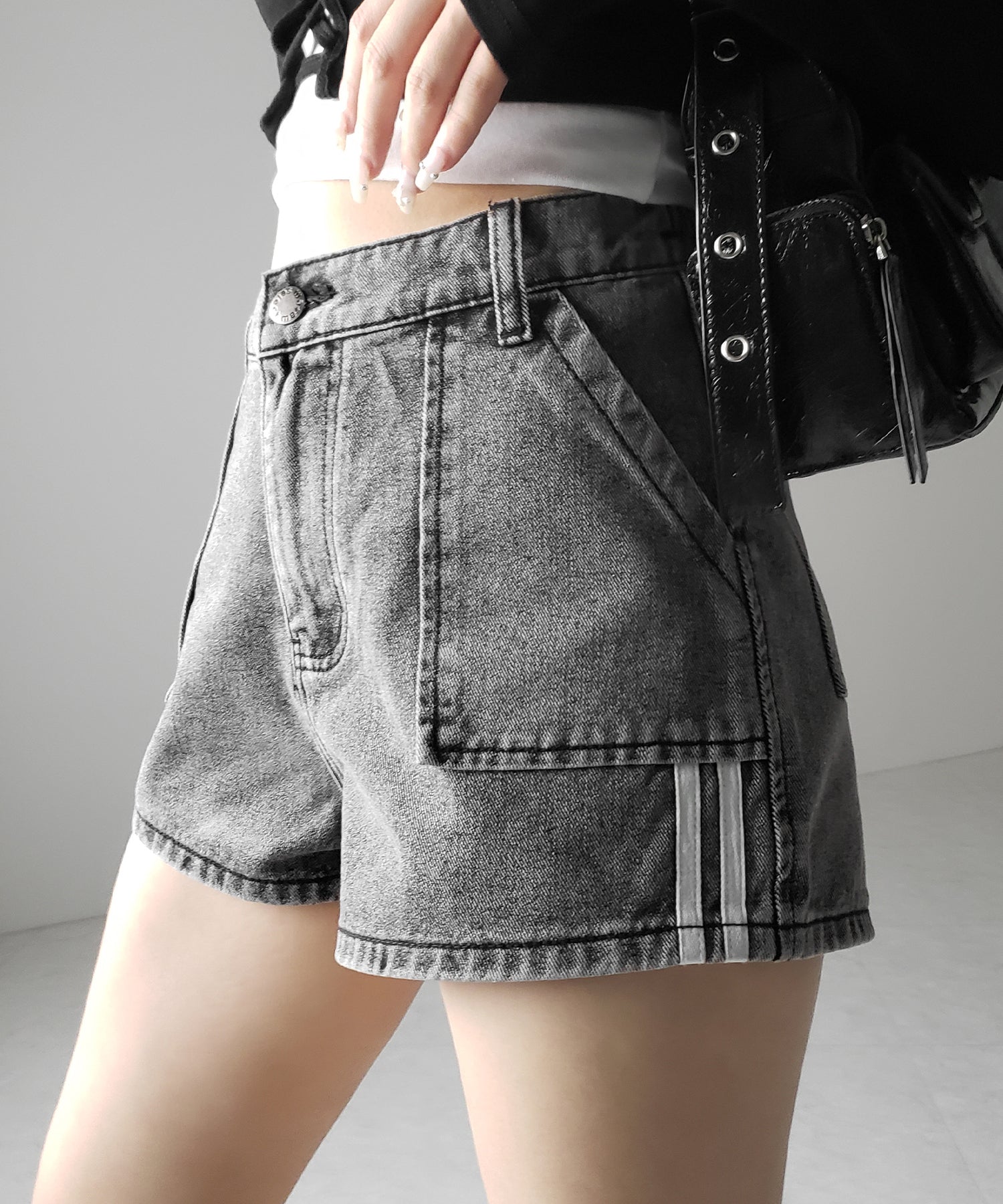 【 2color 】サイドラインハイウエストデニムショートパンツ / sideline highwaist denim short pants