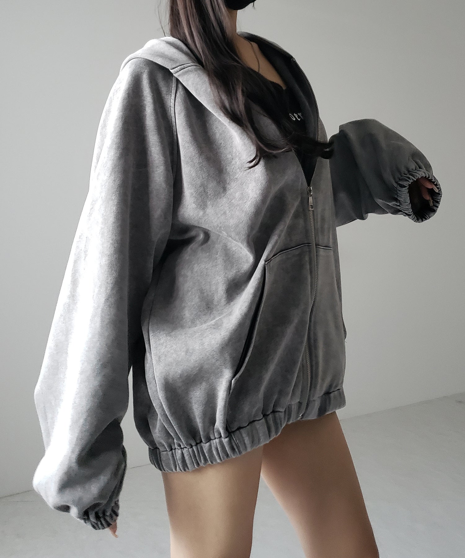 ピグメントヴィンテージ加工ジップアップパーカー / Pigment vintage zip-up hoodie