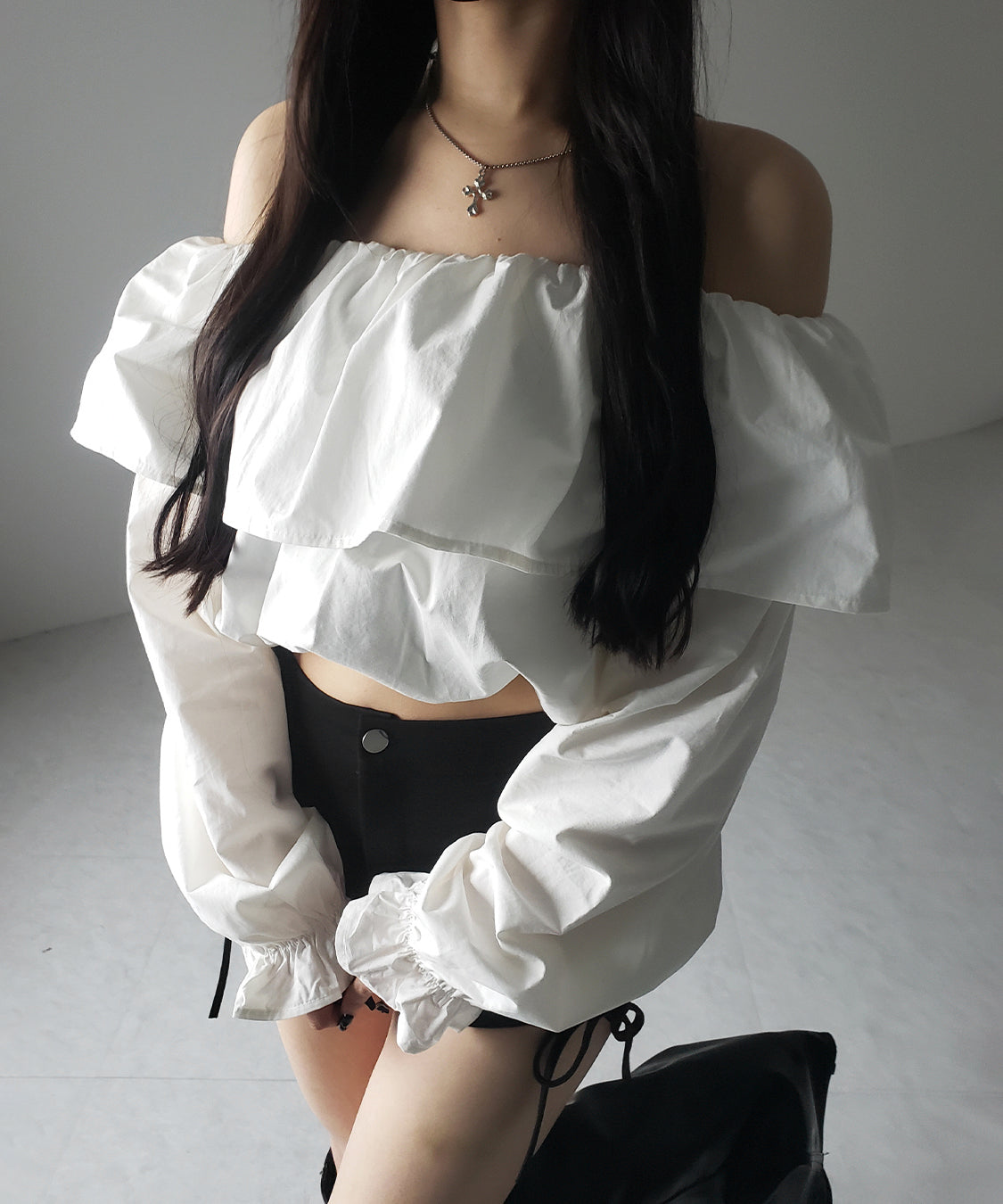 オフショルダーフリルショートブラウス /off shoulder frill short blouse