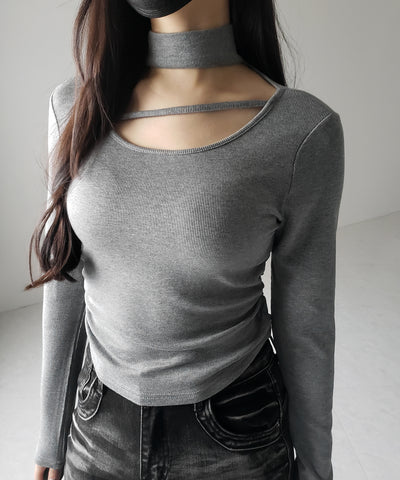 【 裏起毛 】チョーカーナナメストラップシャーリングトップス / choker naname strap shirring tops