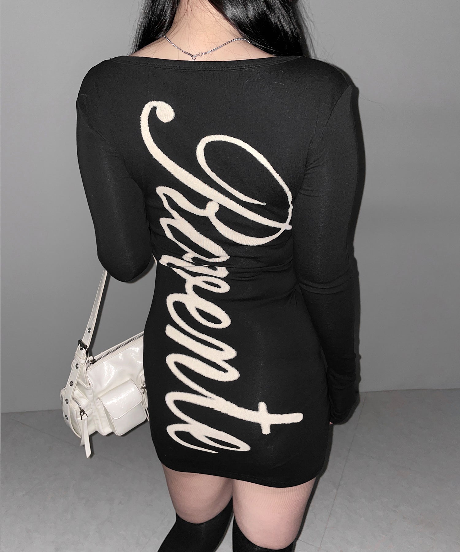 レタリングバックロゴスクエアタイトミニワンピース / lettering back logo square tight mini onepiece
