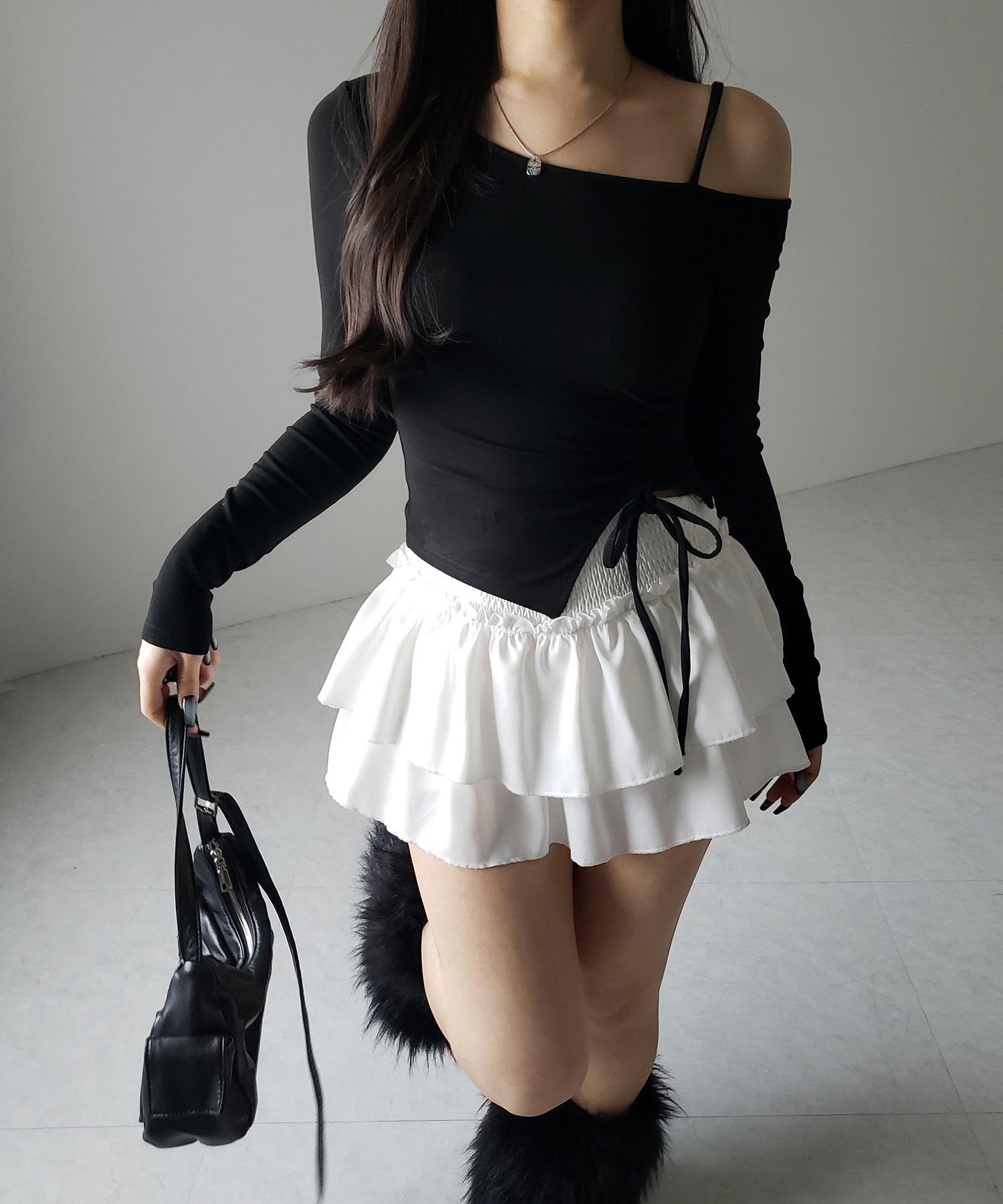【 裏起毛 / カップ付 】サイドシャーリングリボンワンショルトップス / side shirring ribbon one shoulder tops
