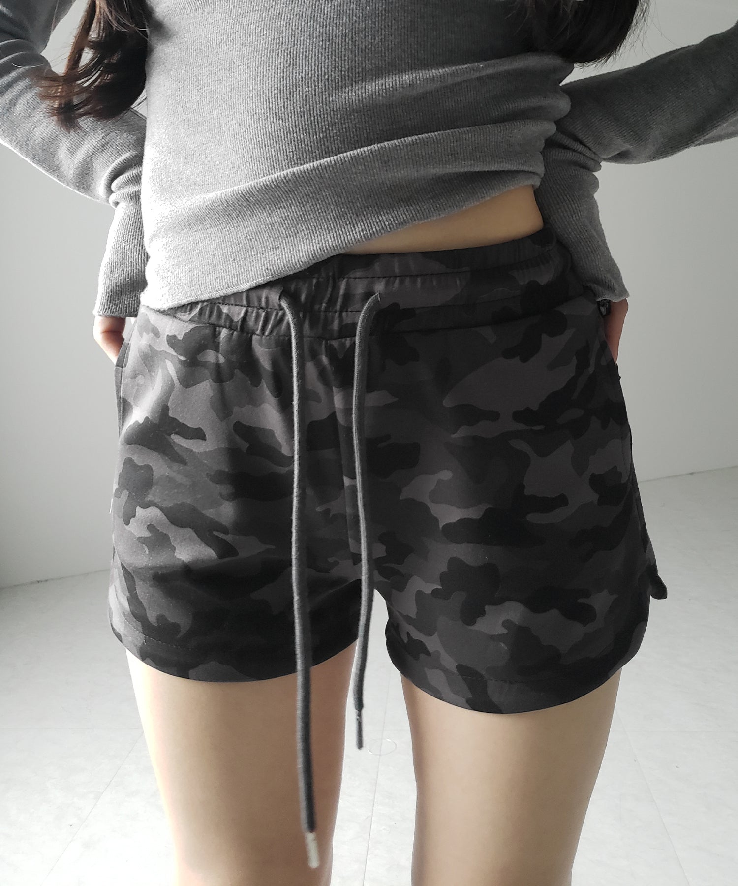 ヴィンテージカモフラタイトショートパンツ / Vintage camouflage tight short pants