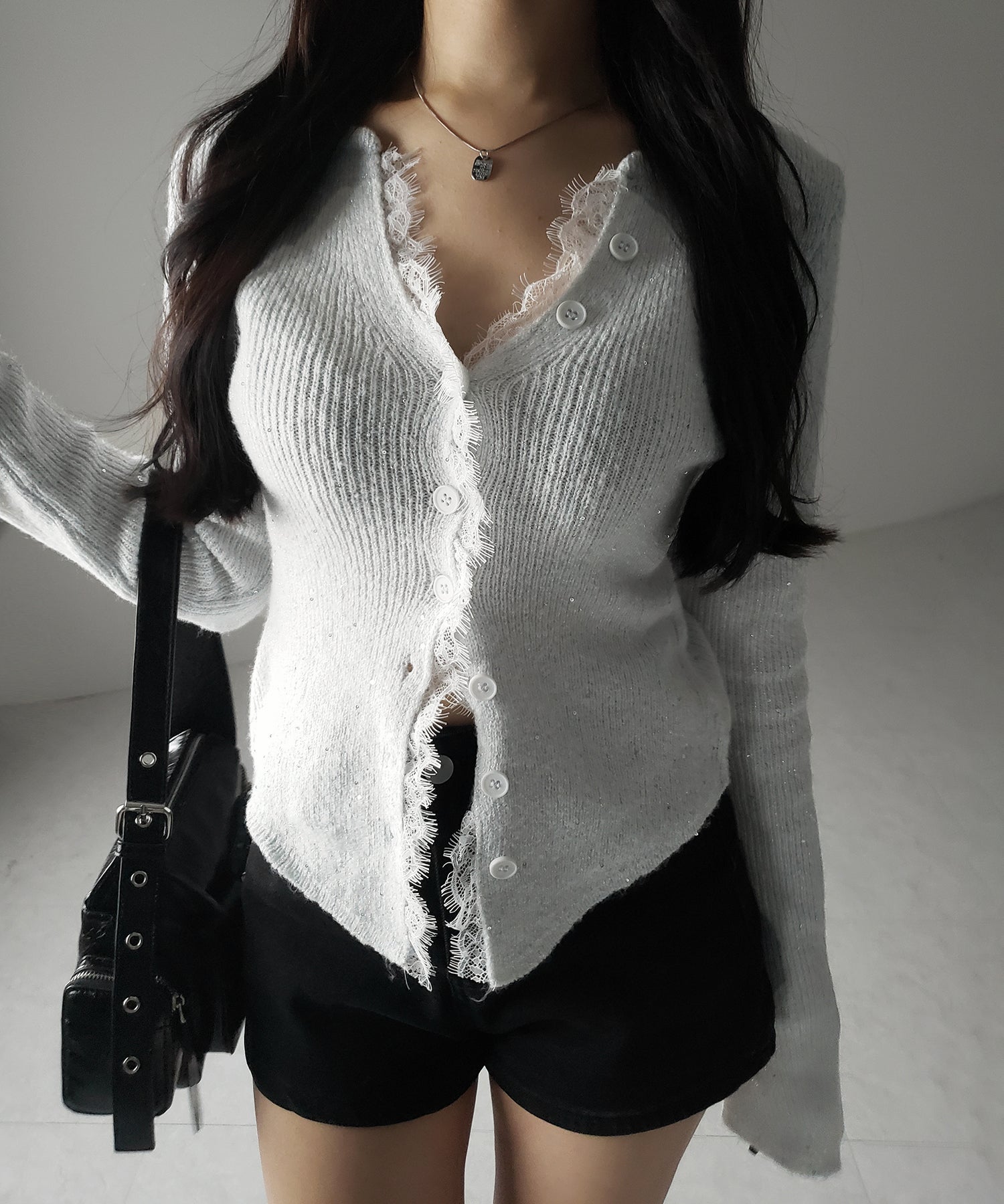 レースドッキングスパングルキーネックニットカーディガン / lace docking spangle key neck knit cardigan