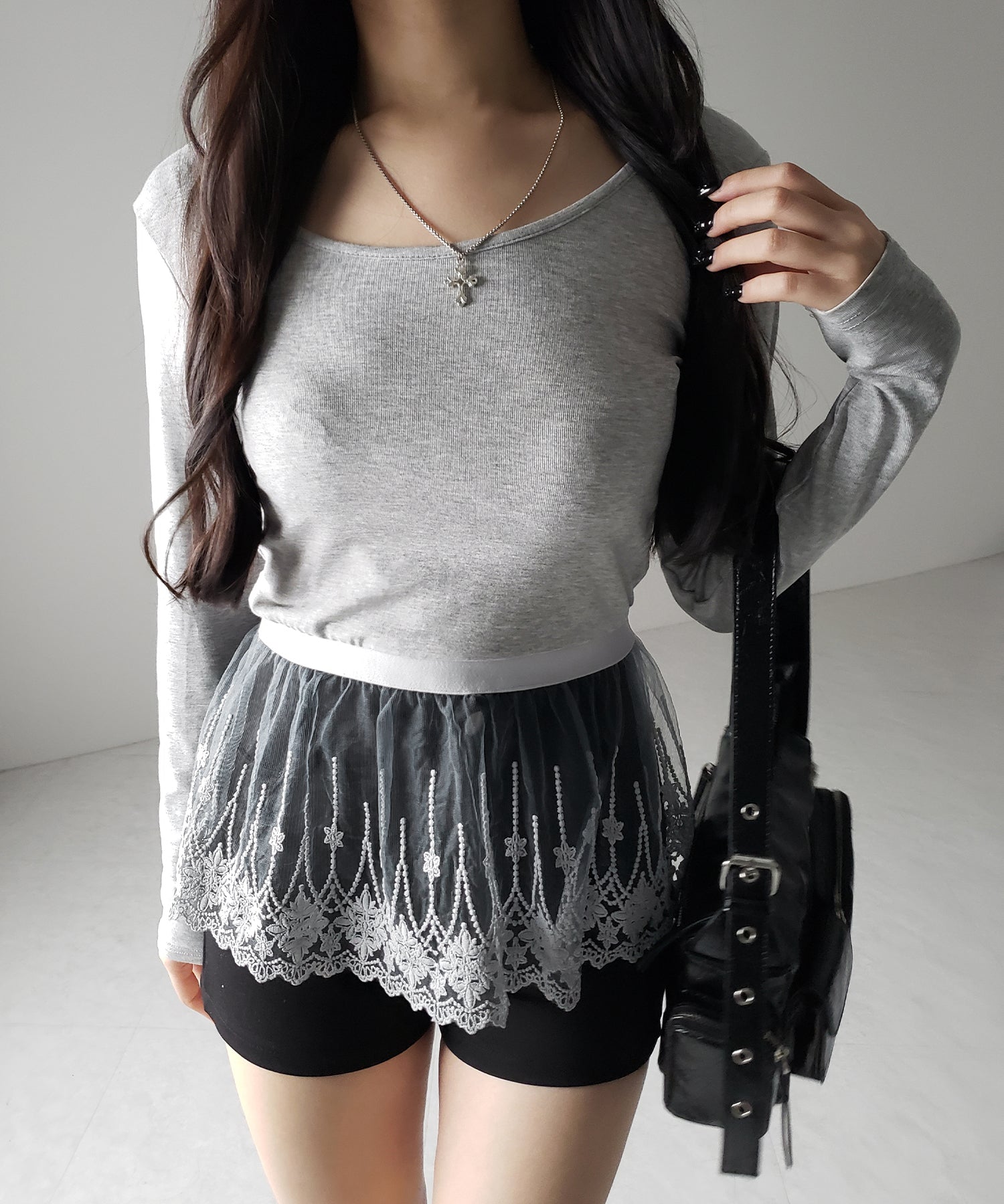 【 2color 】裾レースフリルレイヤード長袖トップス / hem lace frill layered long sleeve tops