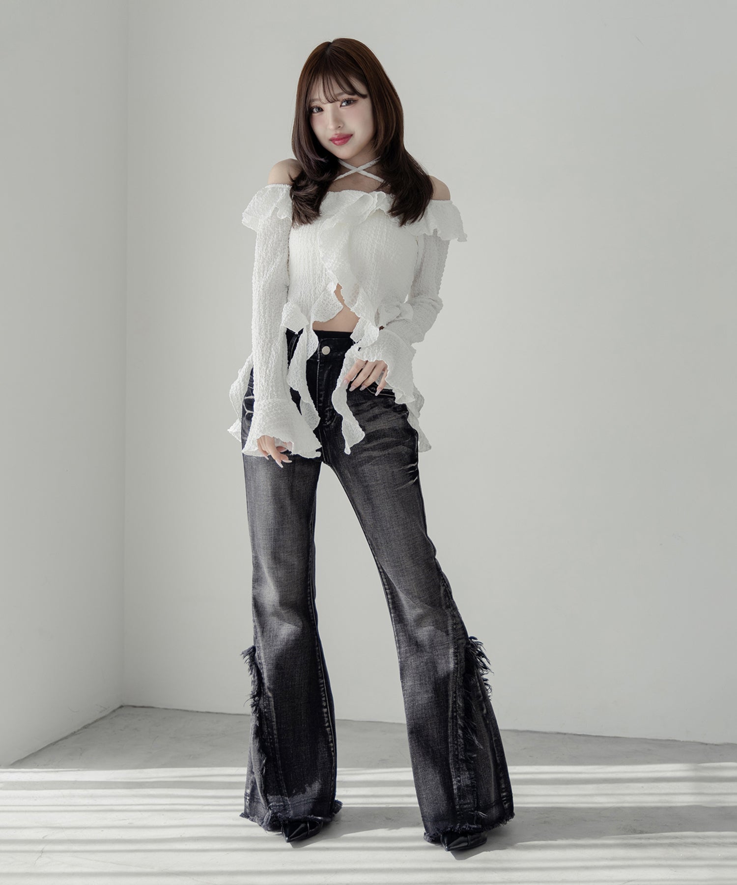 【 2color 】クロスストラップリボンオフショルダーフリルブラウス / cross strap ribbon off shoulder frill blouse