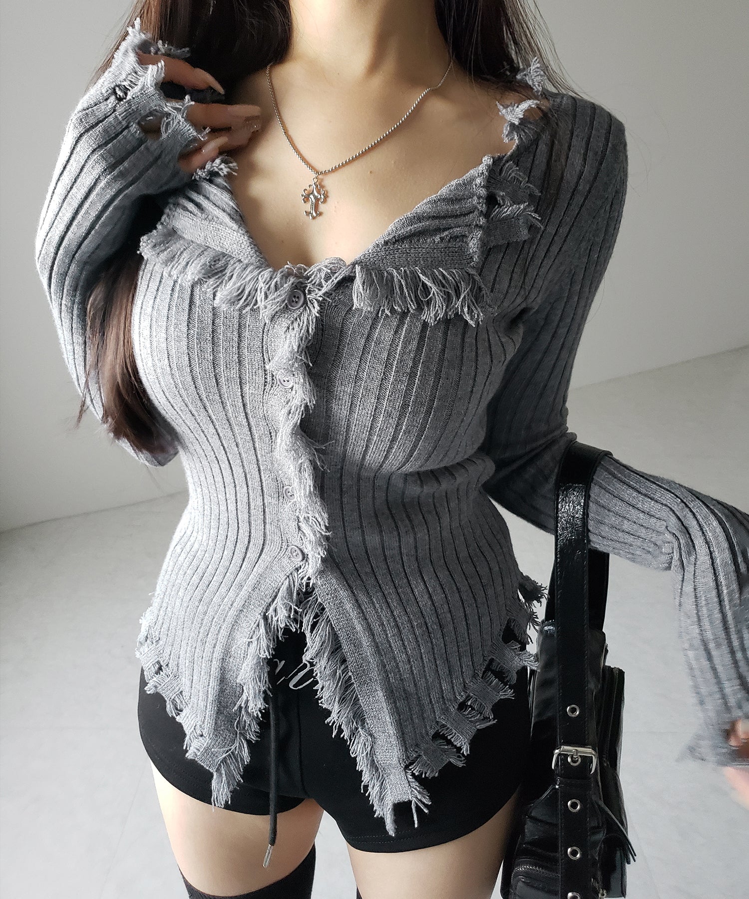 ダメージフリンジリブニットスリムカーディガン / damage fringe rib knit slim cardigan