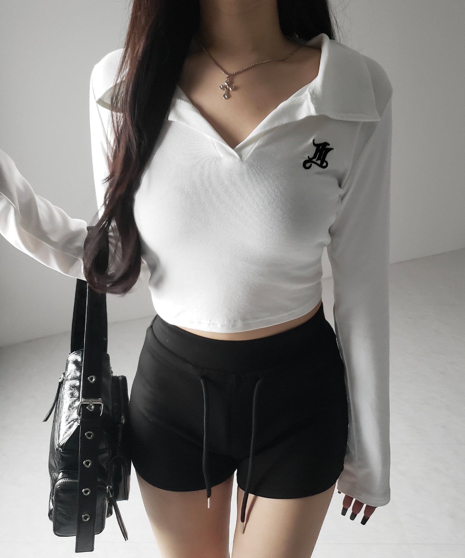 M LOGO スキッパーショートTシャツ / M LOGO skipper neck short T-shirt