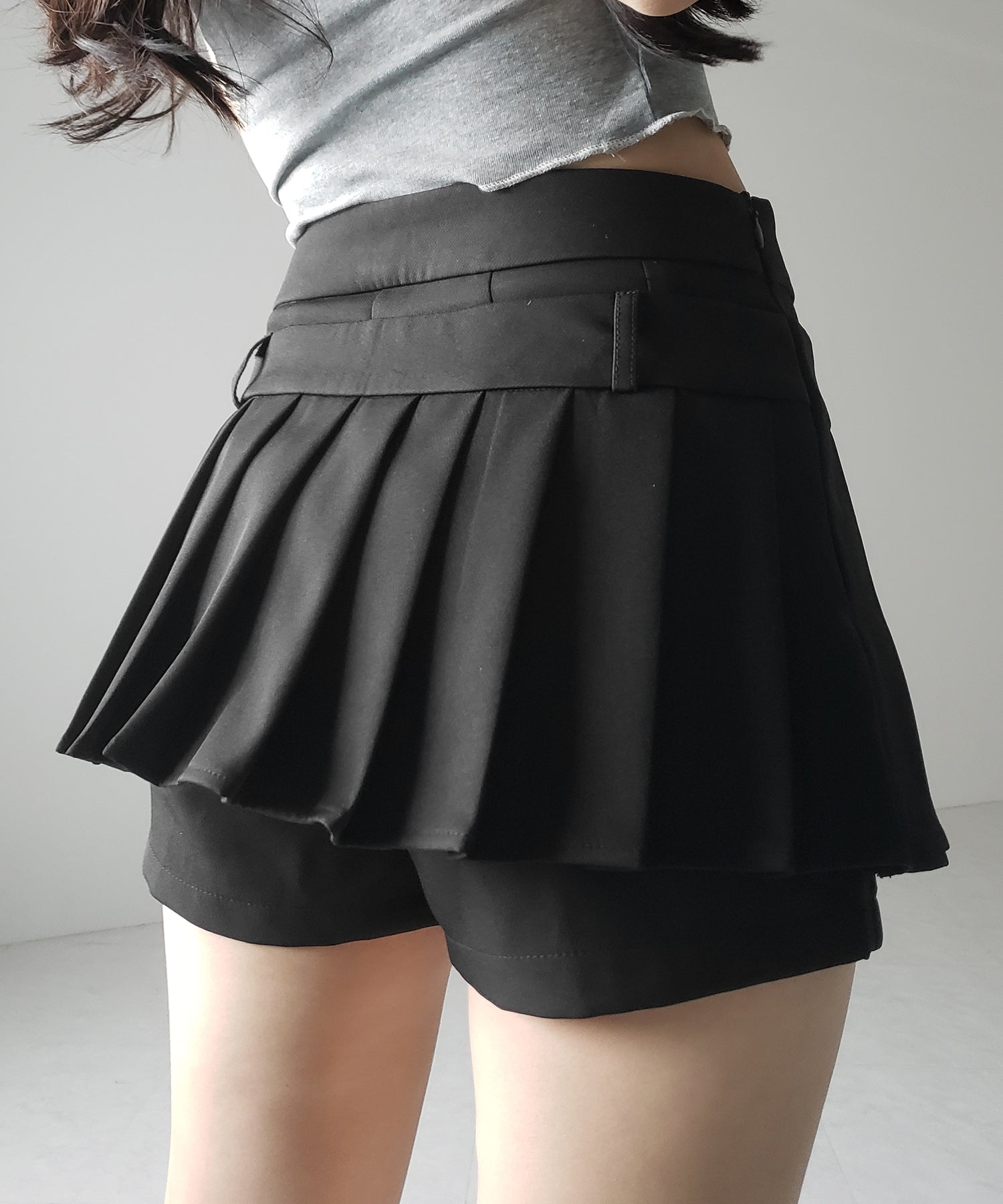 ストラップリボンプリーツショートパンツ / strap ribbon pleated short pants