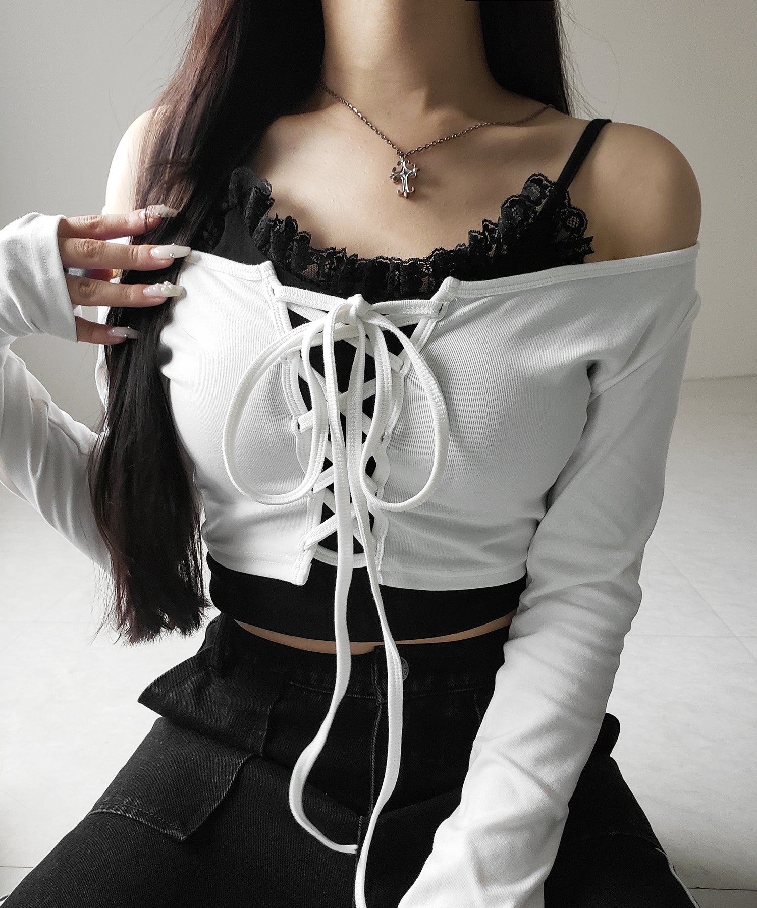 【 新色ピンクが追加!/2点セット 】レースアップリボンショートトップス + レースキャミ SET / lace up ribbon short tops + lace cami SET