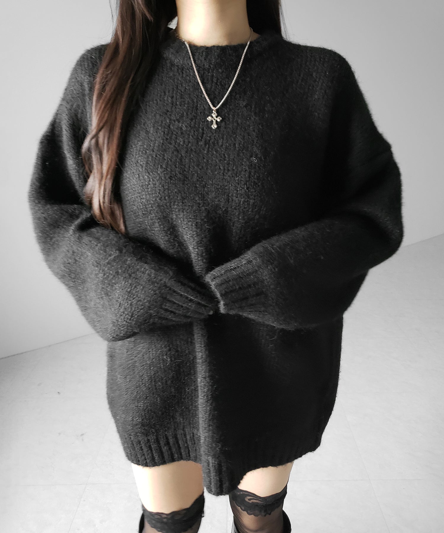 オーバーサイズフラッフィーニットプルオーバー / oversize fluffy knit pullover