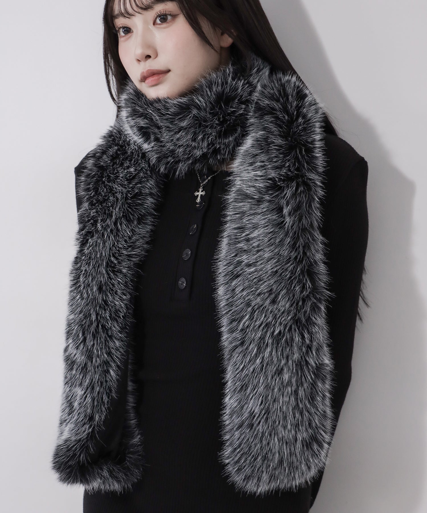 フェイクファーボリュームロングマフラー / fake fur volume long muffler