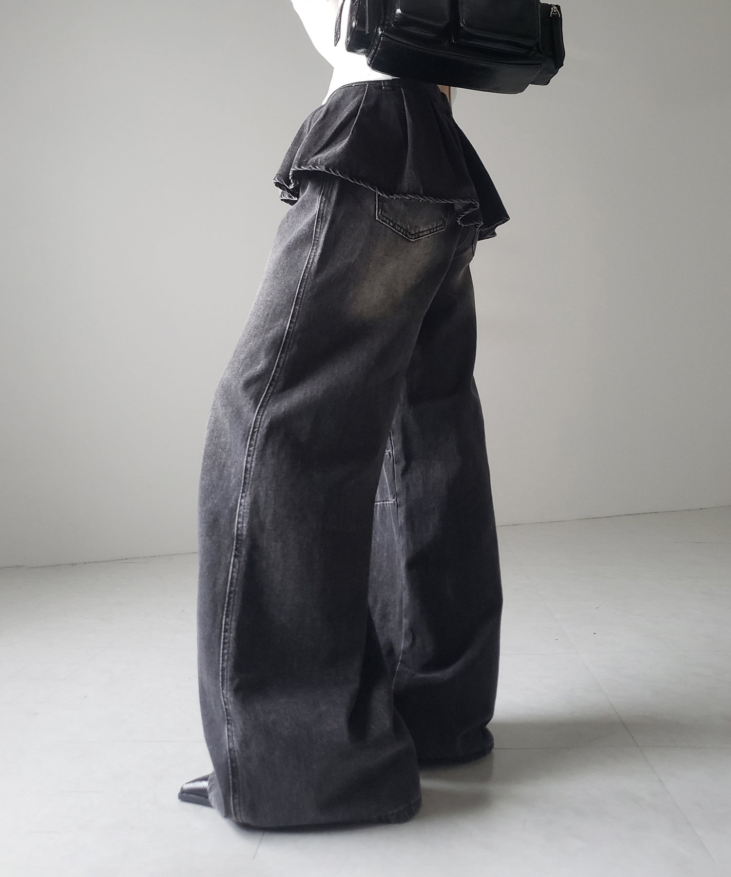 【 2color / 4size 】フリルドッキングレイヤードヴィンテージワイドデニム / frll docking layered vintage wide denim