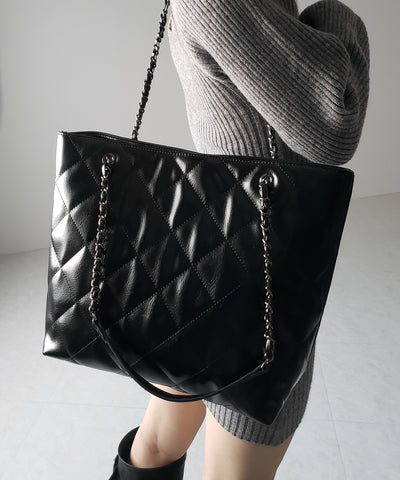 【 A4収納可 】キルティングチェーンスクエアトートショルダーバッグ / quilting chain square tote shoulder bag