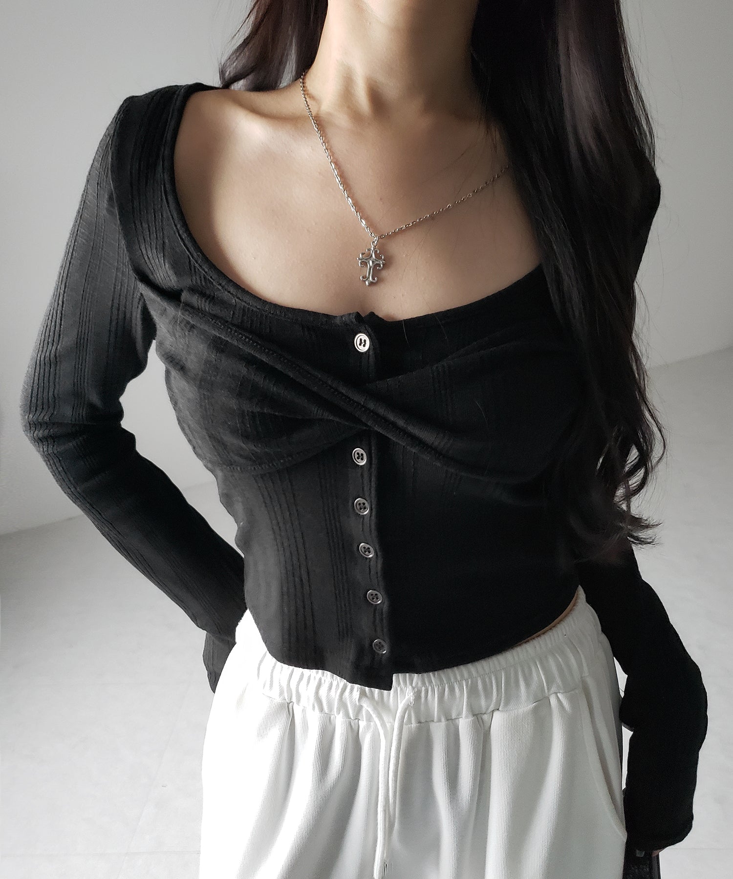 【 3color 】フロントボタンオープンネックリブカットソートップス / front button open neck ribbed cutsew tops