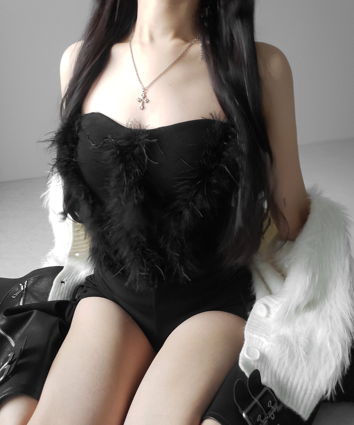 フェザーファードッキングビスチェベアトップ / feather fur docking bustier bare tops