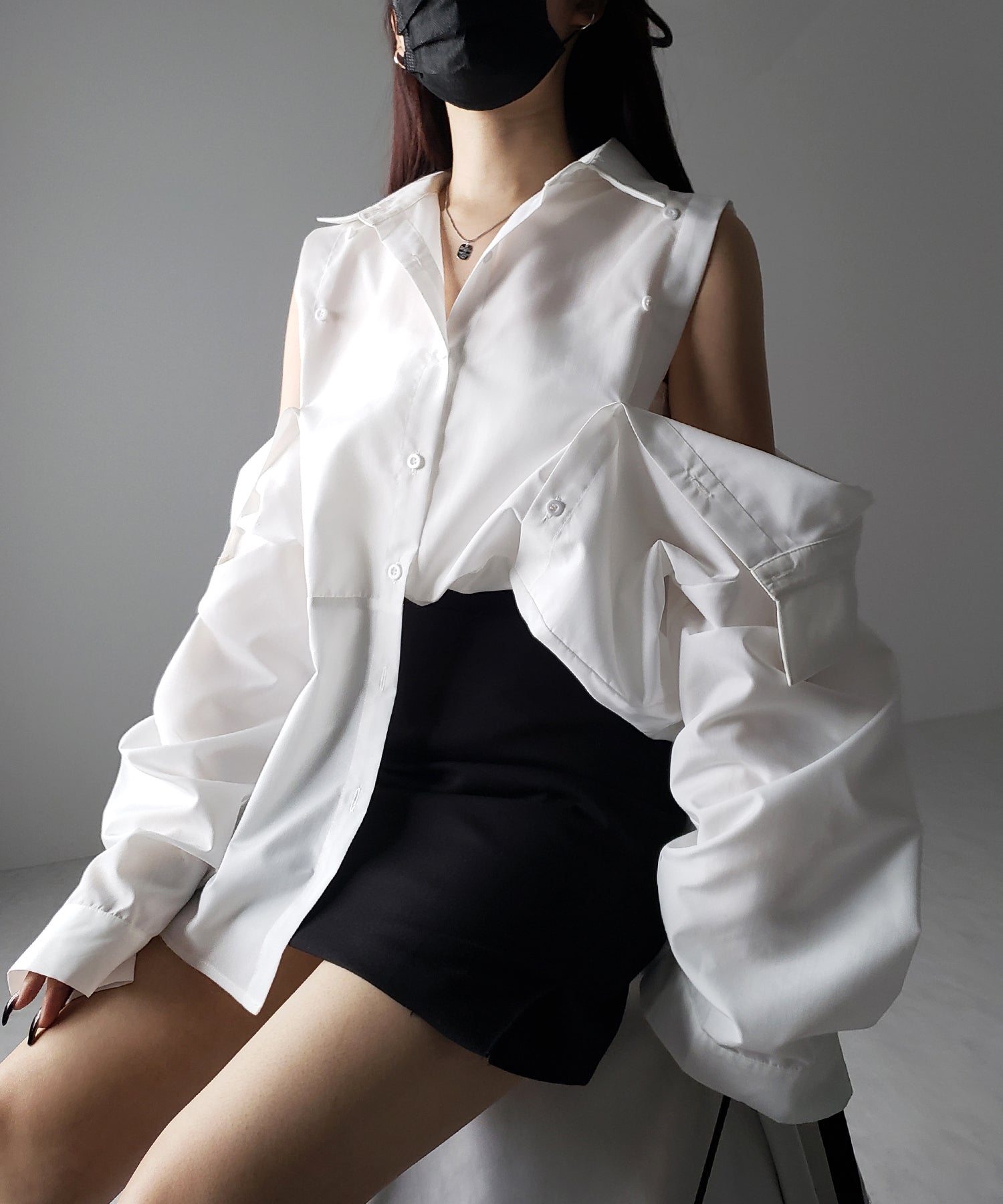 【 3color 】オープンショルダーカットアウトビッグシャツ / open shoulder cutout big shirt
