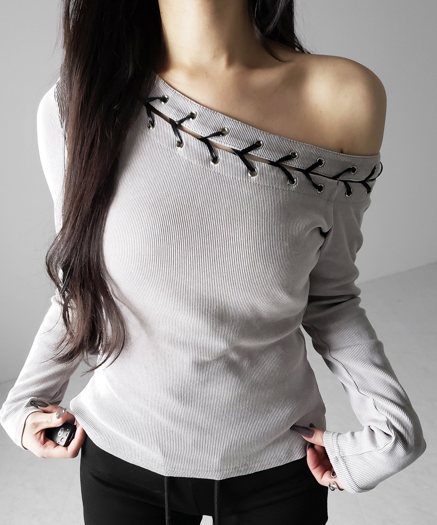 ヴィンテージカットアウトレースアップワンショルリブトップス / vintage cutout laceup one shoulder lib tops