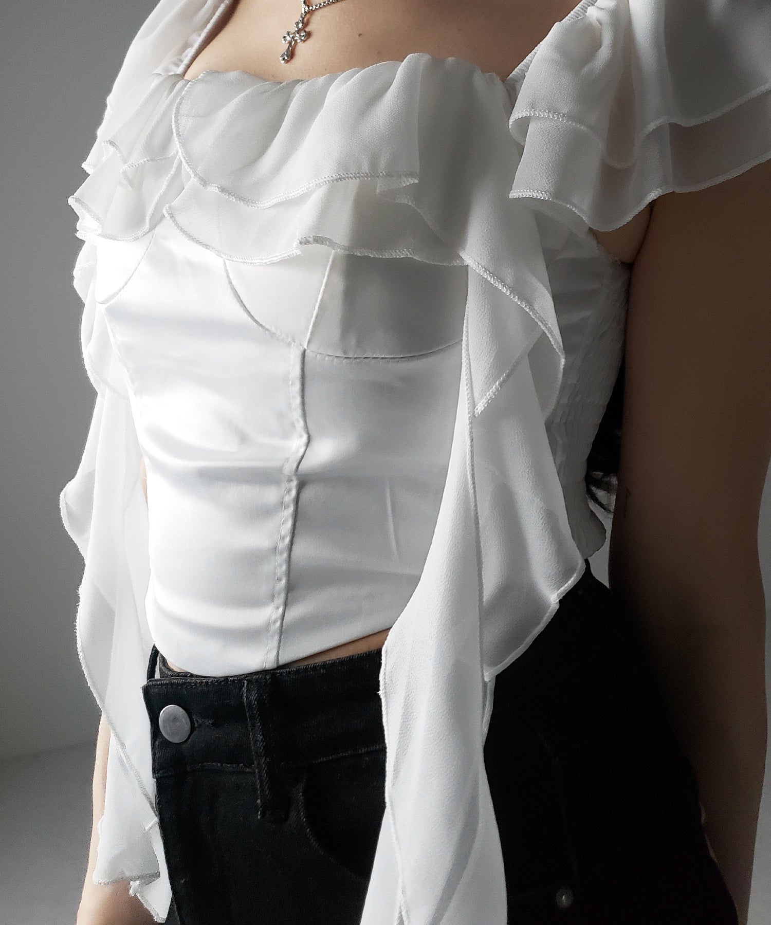【 2WAY 】シアーフリルコルセットサテンショートブラウス / sheer frill corset satin short blouse