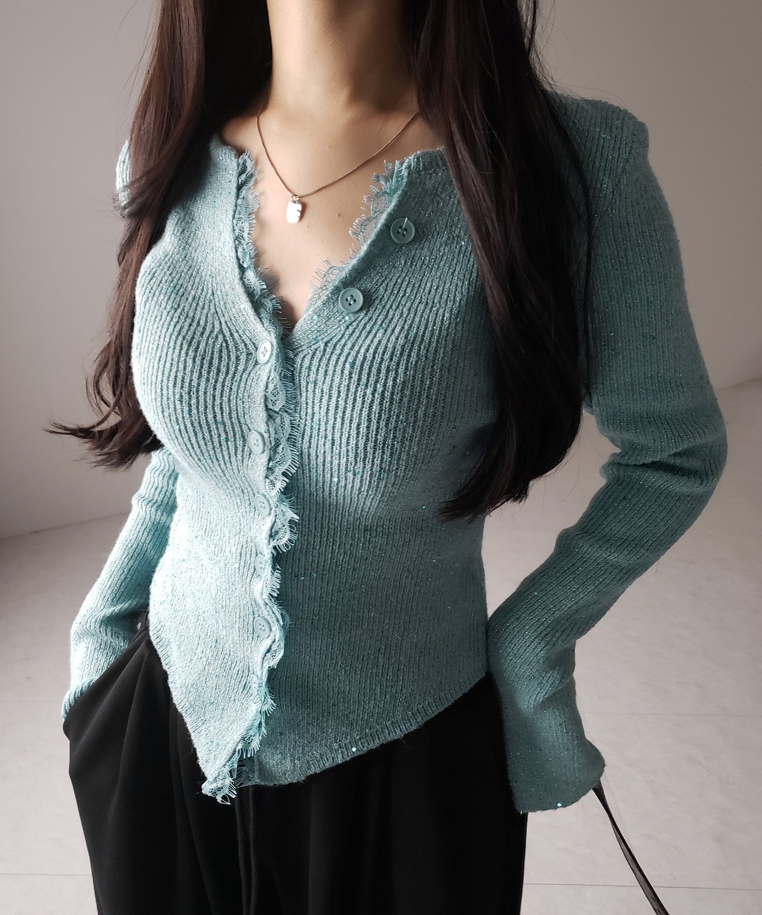レースドッキングスパングルキーネックニットカーディガン / lace docking spangle key neck knit cardigan