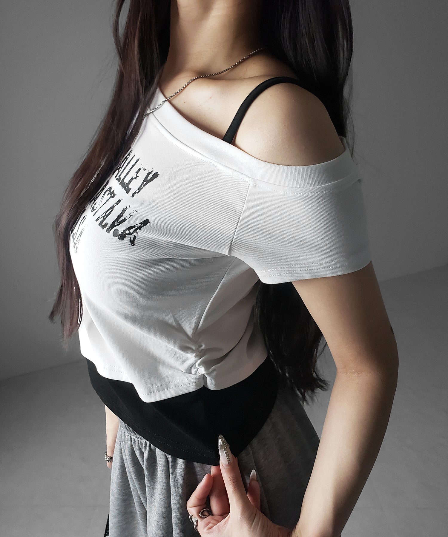 ヴィンテージロゴワンショルレイヤードTシャツ / vintage logo one-shoulder layered T-shirt