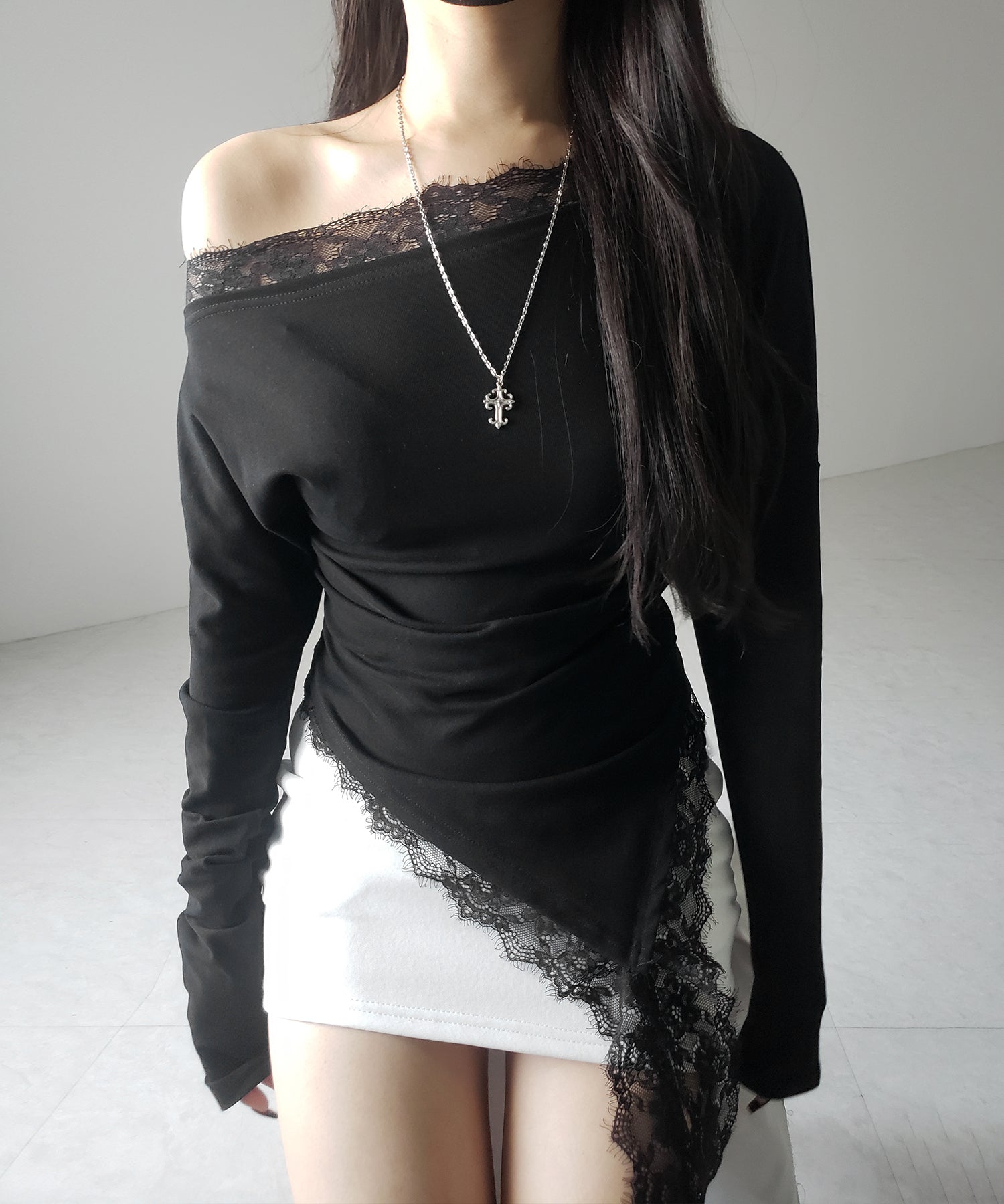 【 2color 】ワンショルダーレースドッキングアシンメトリートップス / one shoulder lace docking asymmetry tops