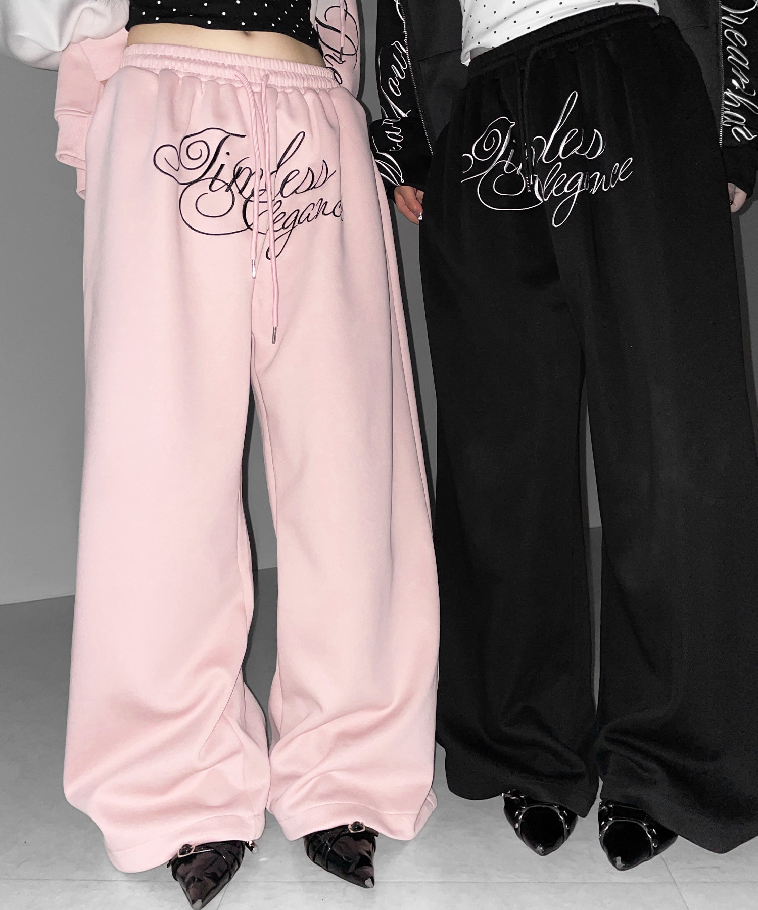 フロントレタリングロゴ刺繍ワイドスウェットパンツ / front lettering logo embroidery wide sweatpants