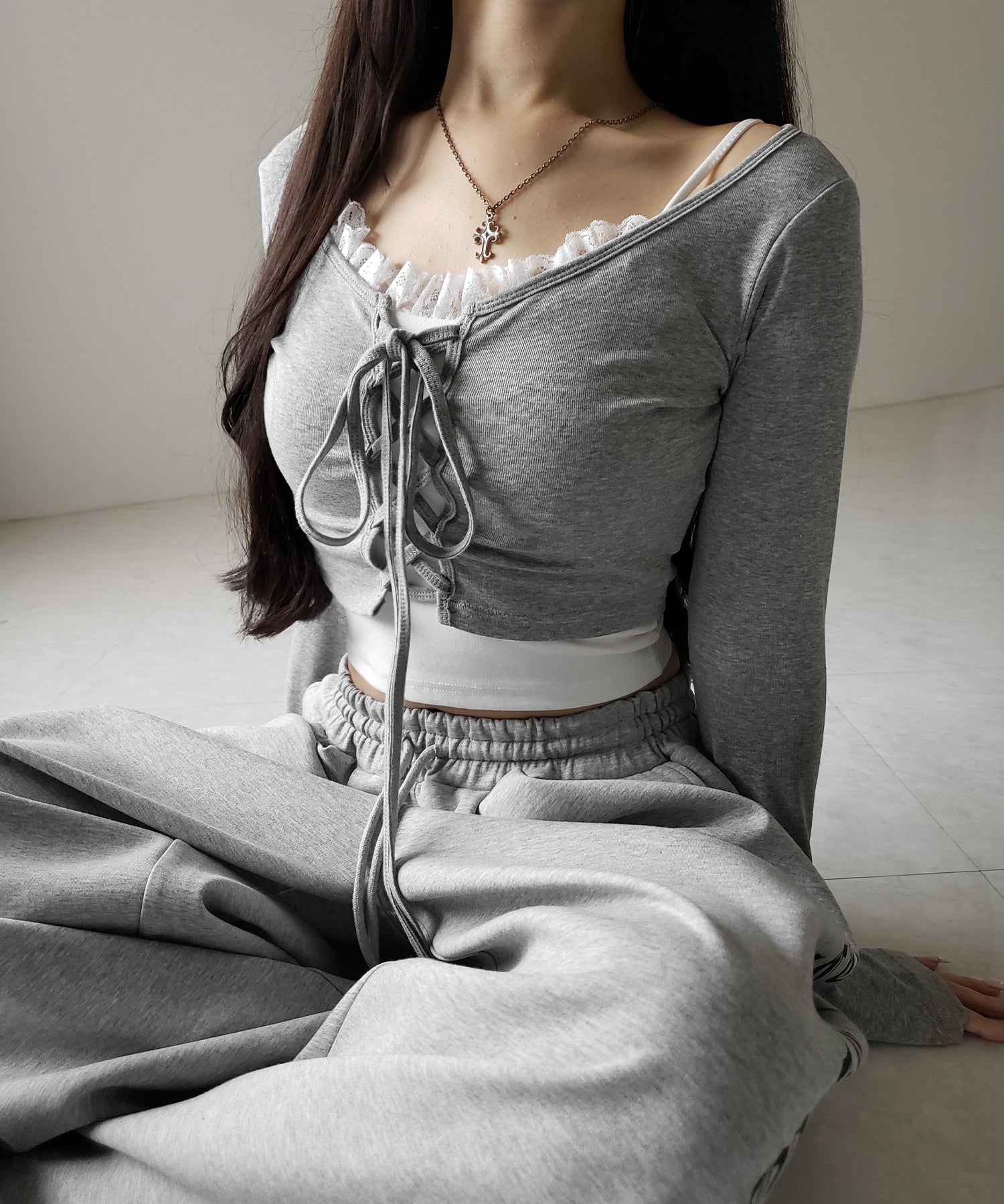 【 新色ピンクが追加!/2点セット 】レースアップリボンショートトップス + レースキャミ SET / lace up ribbon short tops + lace cami SET
