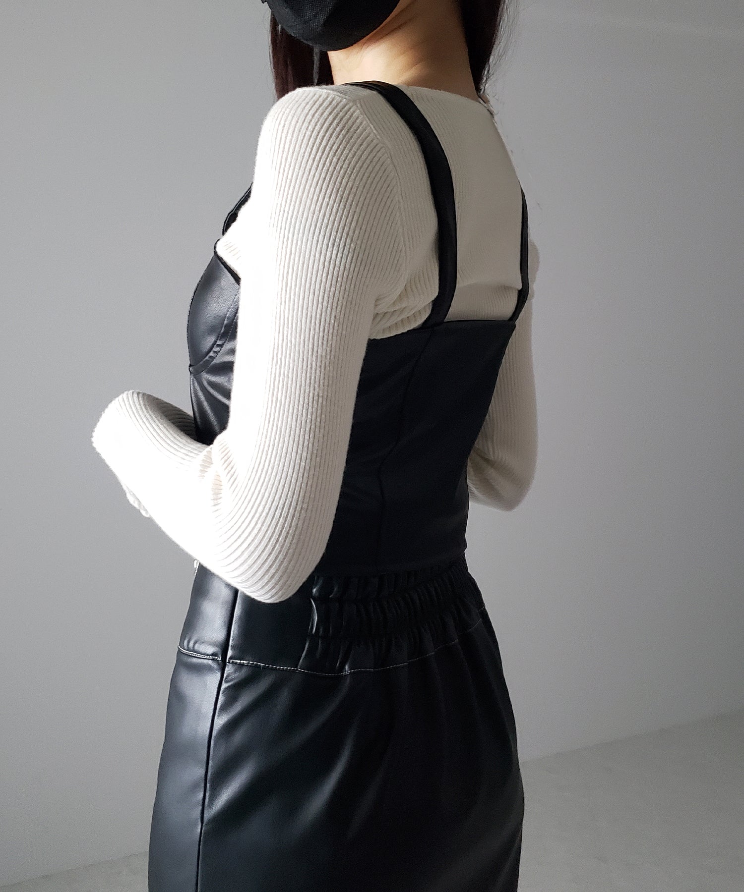 【 2color 】ミニボタンコルセットフェイクレザービスチェ
