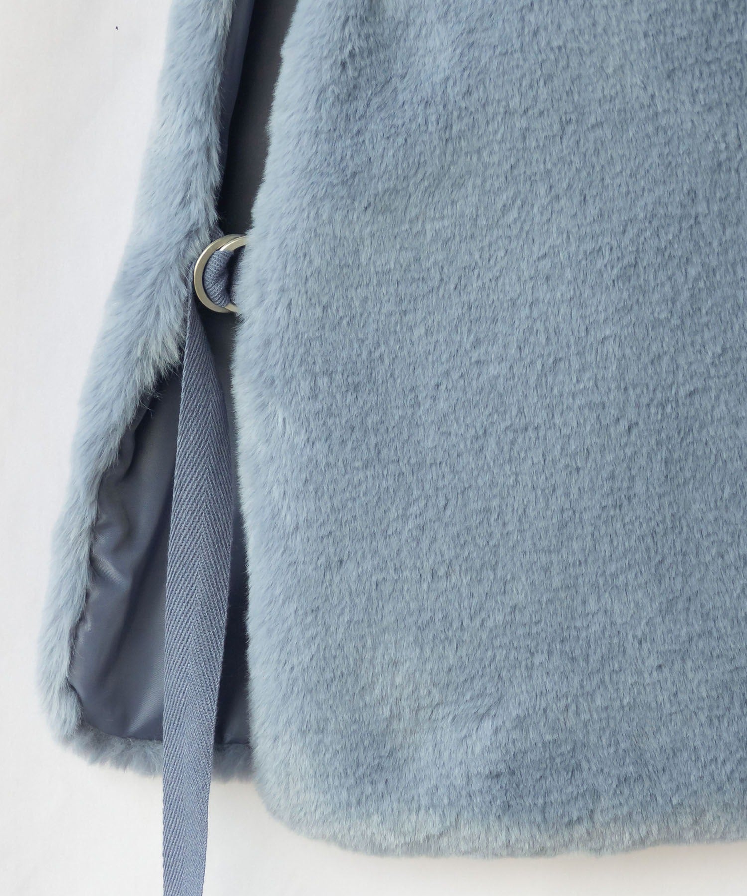 スムースタッチサイドスリットフェイクファーベスト