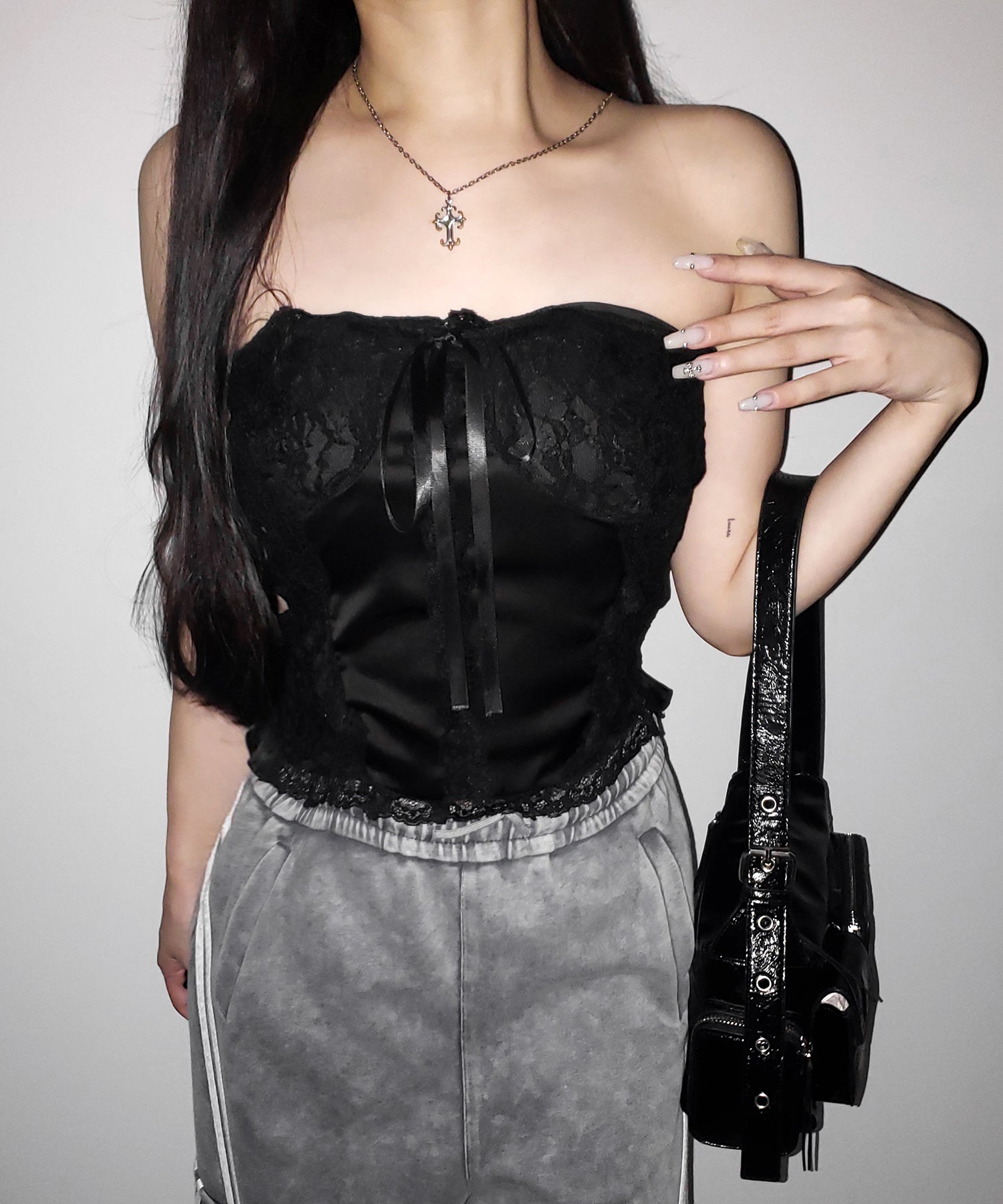 【 2color 】フロントリボンレースフリルコルセットベアトップ / front ribbon lace frill corset bare top