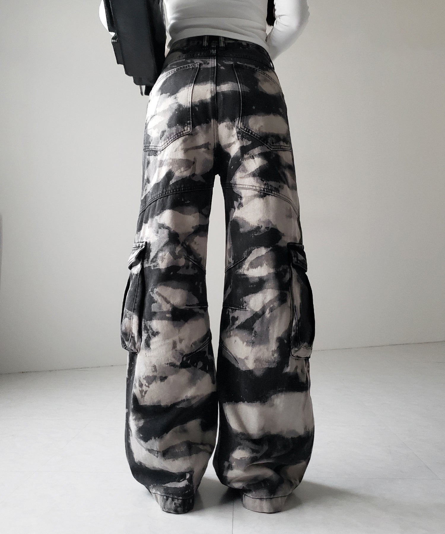 【 2color / 4size 】クラッシュブリーチストレートカーゴデニム /crash bleach straight cargo denim