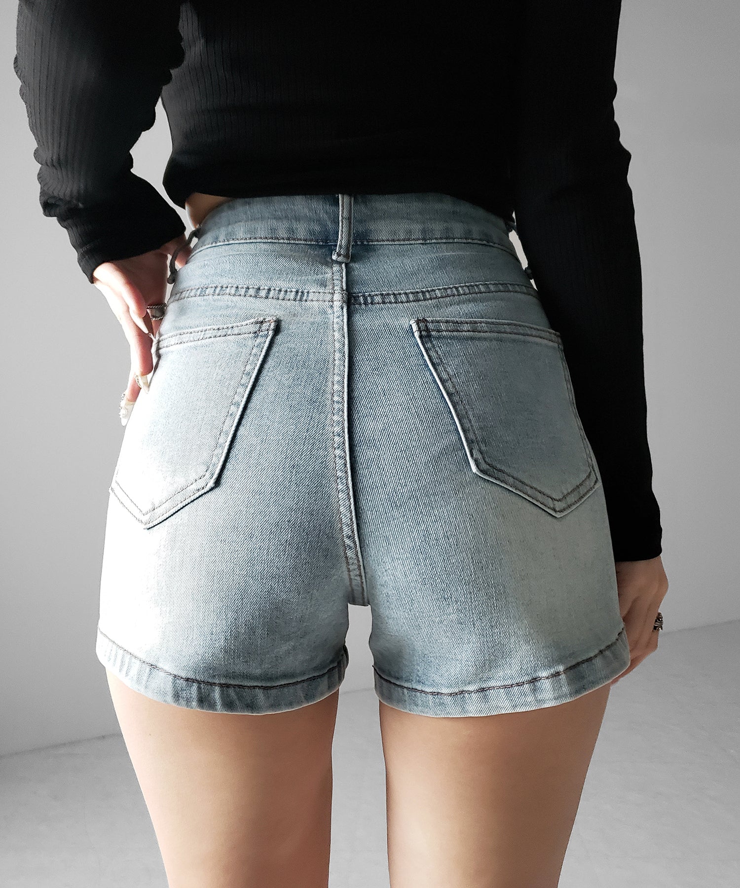 ハイウエストタイトデニムショートパンツ / high waist tight short pants